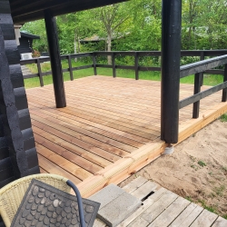 hævet træterrasse