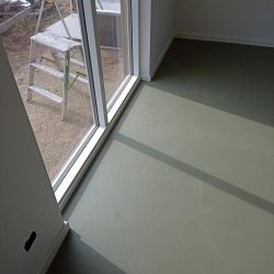 Renovering af hus nyt gulv og vinduesparti