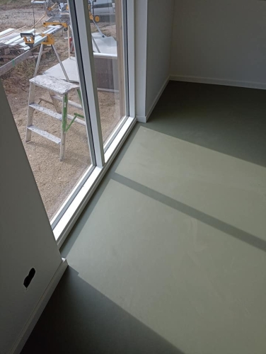 Renovering af hus nyt gulv og vinduesparti